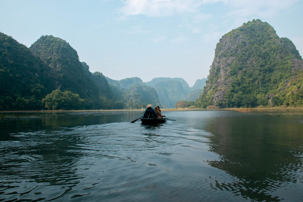 20 địa điểm du lịch bạn nên đi khi lần đầu về Việt Nam