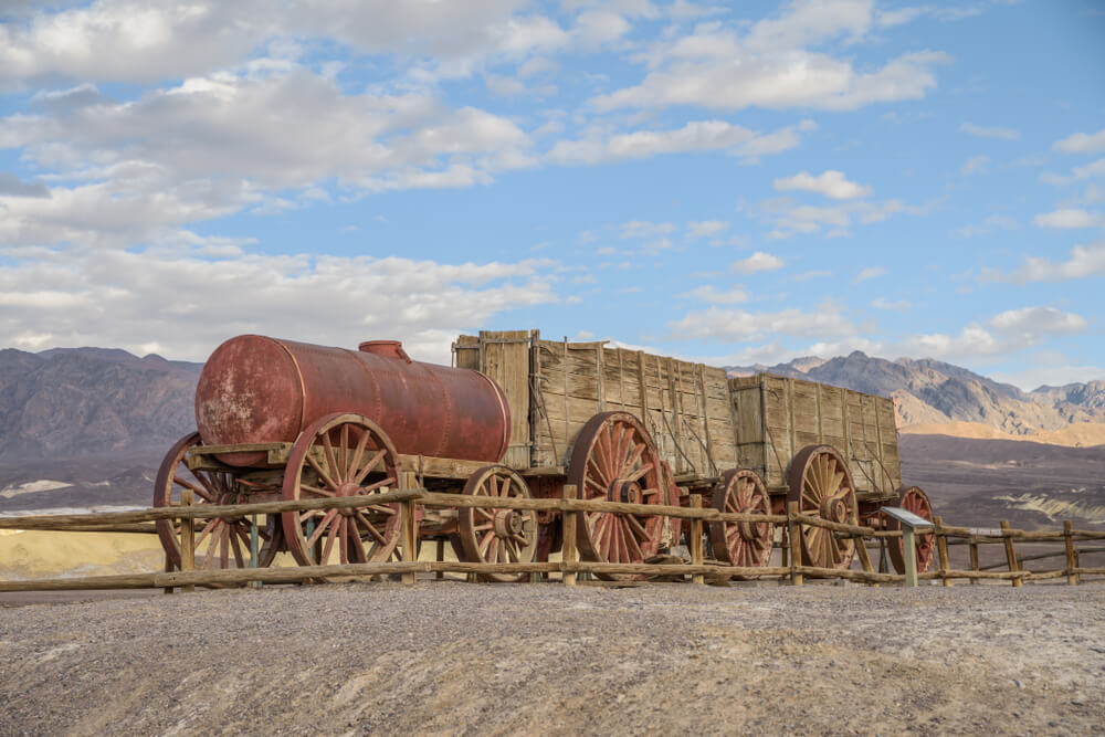 Lịch sử California - Wagons Transport Death Valley California
