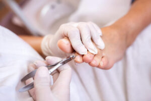 Tại Sao Tiệm Nails Ở Mỹ Từ Chối Cắt Khoé?