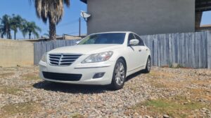 Cần bán Hyundai Genesis 2010 - Giá chỉ $3,000