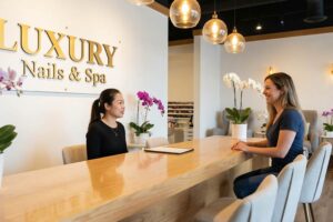 Tiếng Anh Chào Khách Trong Tiệm Nails – Nói Sao Cho Lịch Sự & Tự Tin