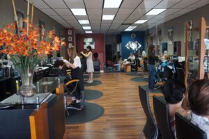 CẦN SANG TIỆM Hair & Nails - Lake Forest