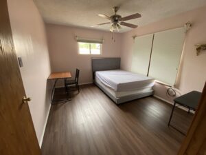 Phong Cho Thue 2 beds/1 bath/1 kitchen $1500